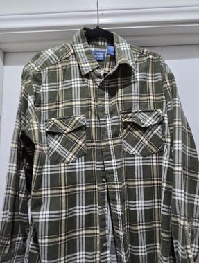 Norman Rockwell Green Plaid Button-Up Shirt with Chest Pockets Large